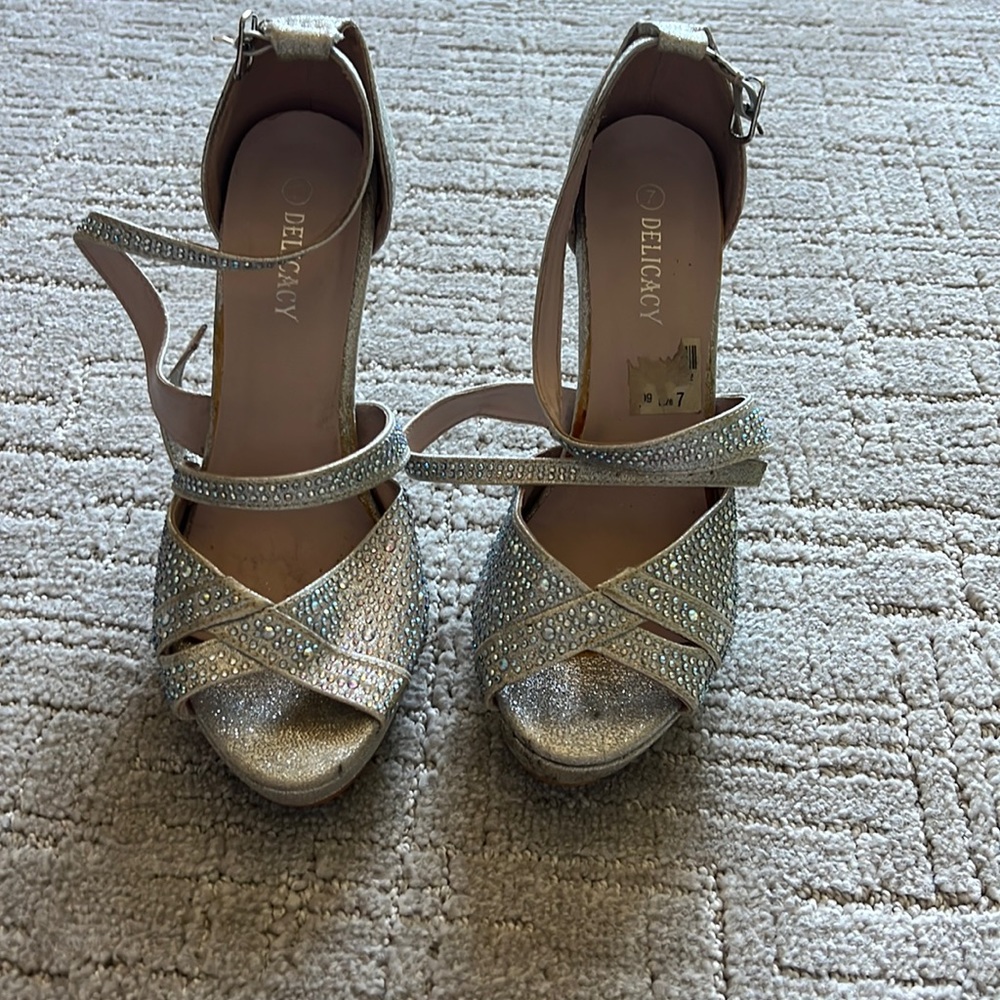 Delicacy Size 7 Sparkly Silver Heels